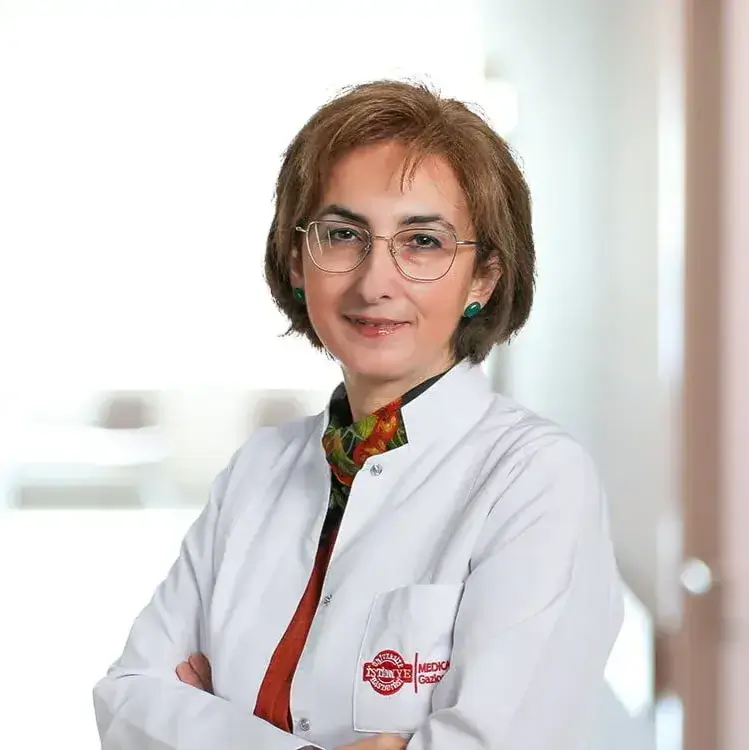 الدكتورة إليف إسراء أرباغ اختصاصية الأمراض الجلدية والتجميل الطبي وزراعة الشعر في اسطنبول