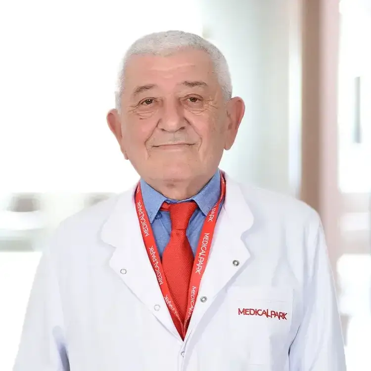 جراح التجميل وزراعة الشعر في إزمير الدكتور يعقوب كايا
