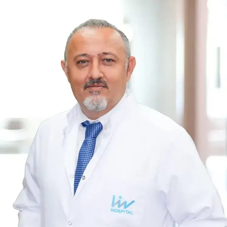 دكتور داخلية في اسطنبول توبكابي الدكتور فاروق تكين