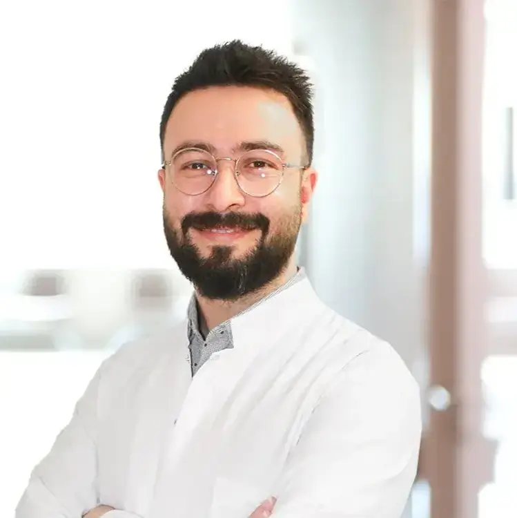 أخصائي أشعة في اسطنبول فلوريا الدكتور إرسوي بايرام