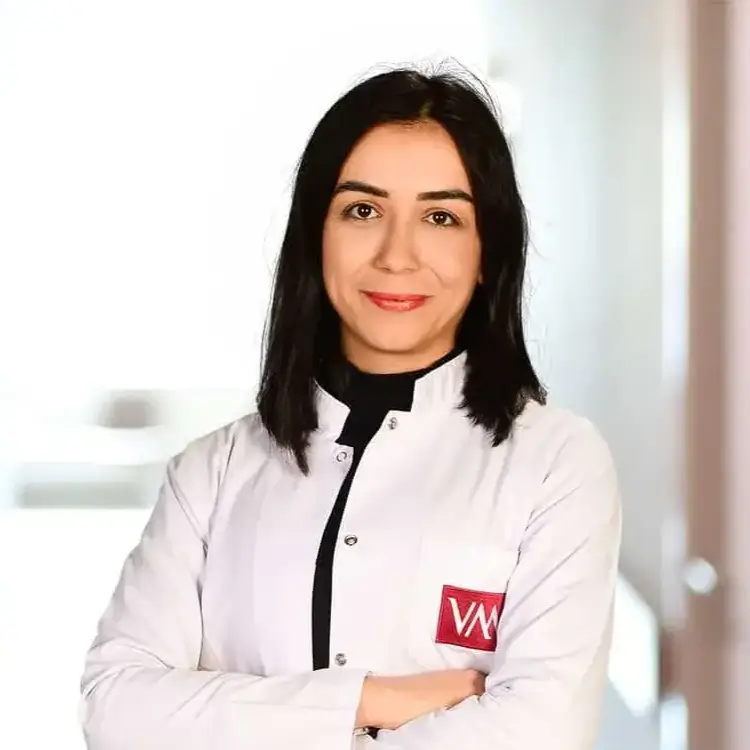 دكتورة تجميل وأمراض جلدية في مرسين الدكتورة إسراء أصلان كويونجو
