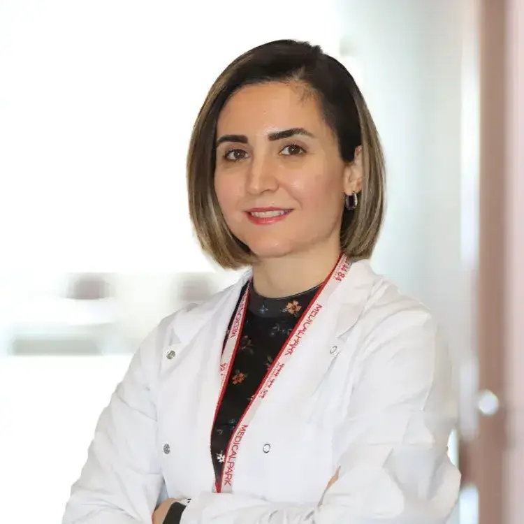 الدكتورة غول آيدن كال اخصائية العلاج الطبيعي واعادة التاهيل في أنقرة باتكنت