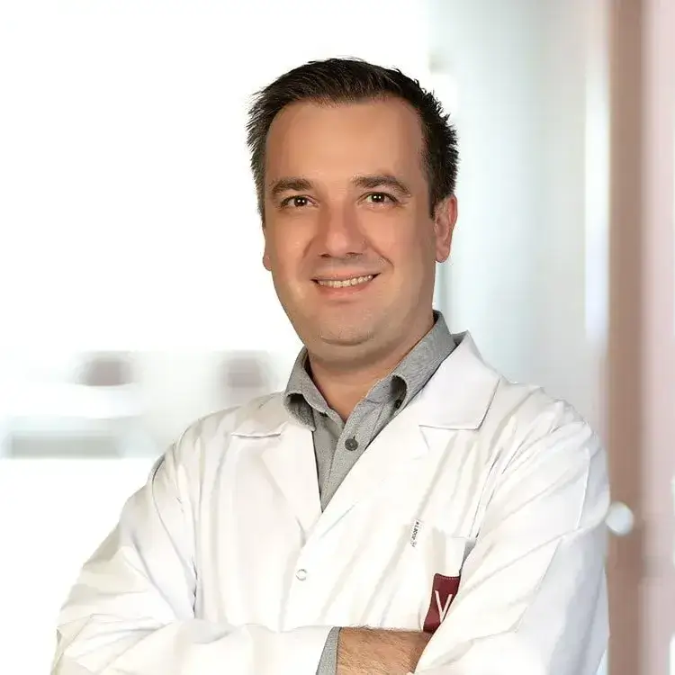 الدكتور إسماعيل كاراكويون