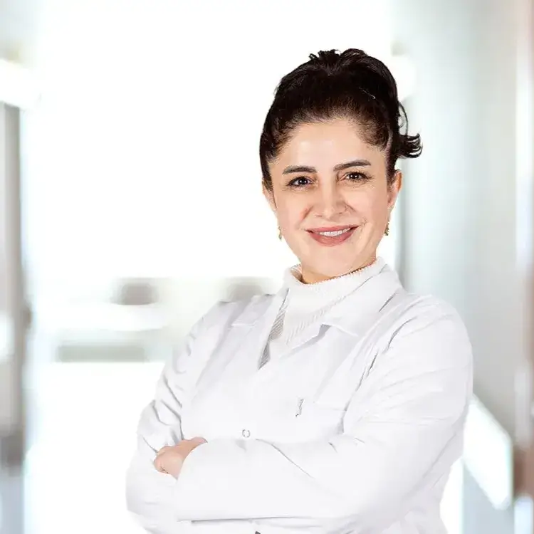 الدكتورة آرزو أكداغ استشارية طب الأطفال وحديثي الولادة في إسطنبول