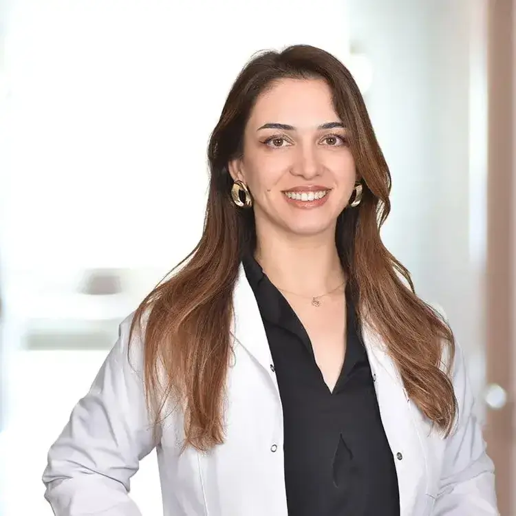 أخصائية أمراض معدية وميكروبيولوجيا في مستشفى ميديكال بارك بأنطاليا الدكتورة ميرفي توركر إشيك