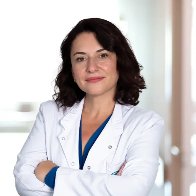 الدكتورة مي طالب أخصائية طب الأطفال في اسطنبول الدكتورة مي طالب