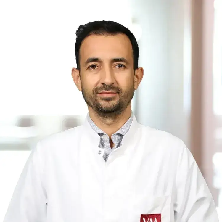 الدكتور محمد بهادر عمر أخصائي طب القلب في مستشفى ميديكال بارك بنديك