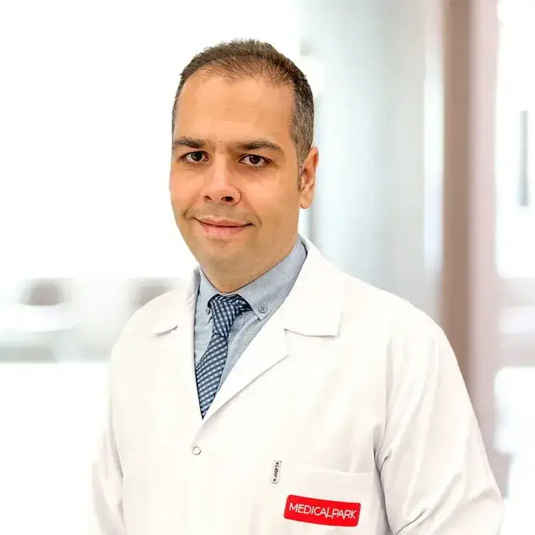 نافيد أتارود | أخصائي طب وعلاج الألم في ميديكال بارك